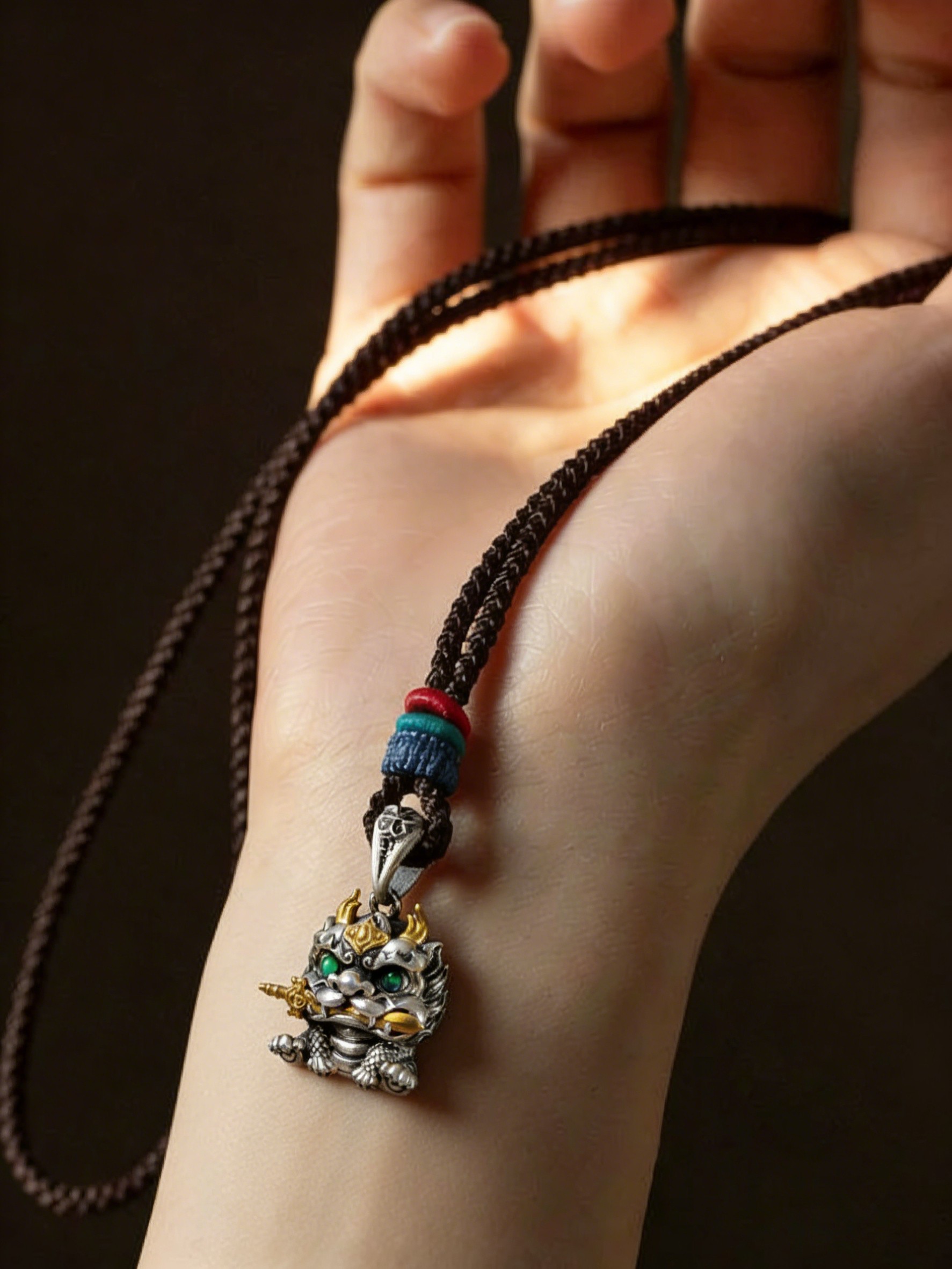Yazi dragon son pendant